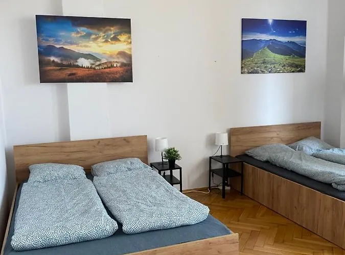 Vintage Rooms In Old Town